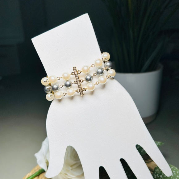 Nancy Nelson Gray and White Faux Pearl Crystal Bracelet Triple Strand - Picture 8 of 15